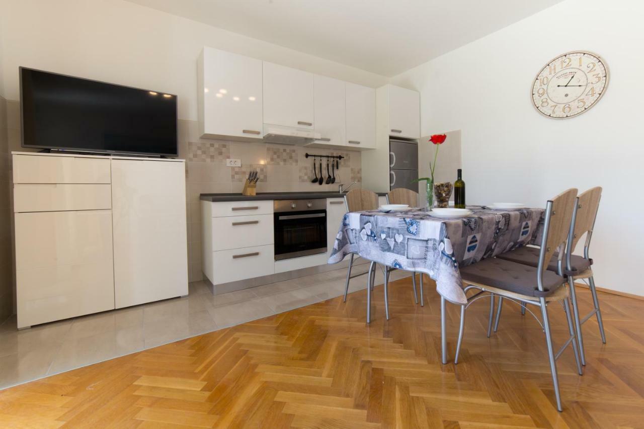Apartments Raspolic Кастав Экстерьер фото