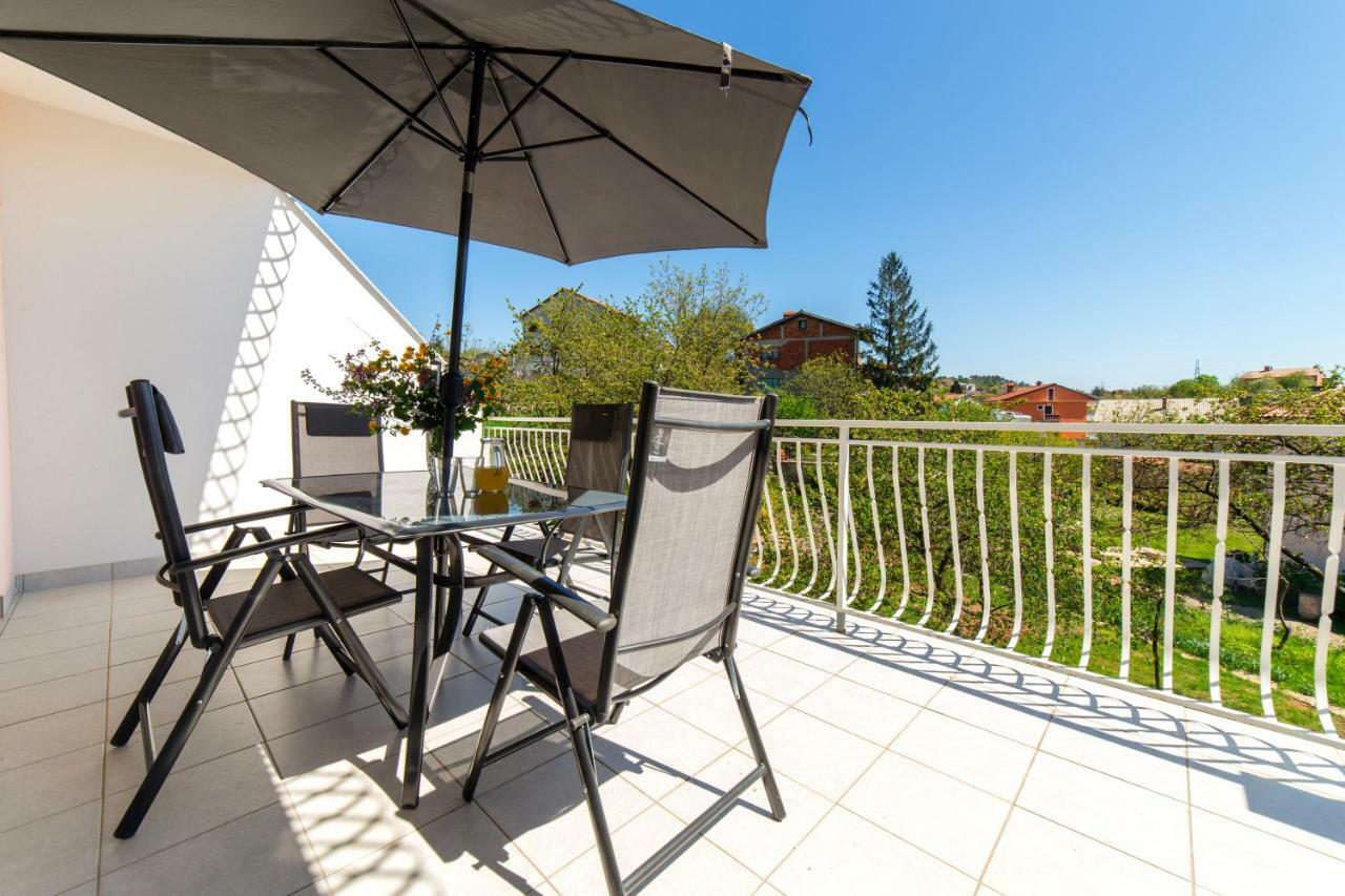 Apartments Raspolic Кастав Экстерьер фото