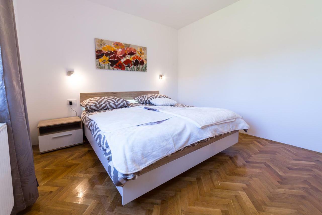 Apartments Raspolic Кастав Экстерьер фото
