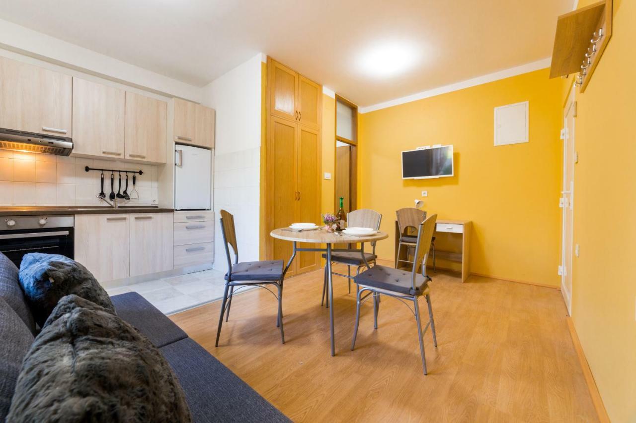 Apartments Raspolic Кастав Экстерьер фото