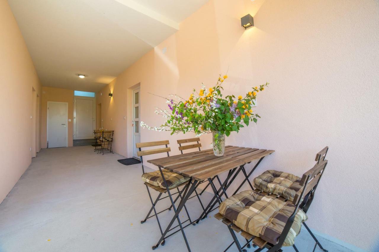 Apartments Raspolic Кастав Экстерьер фото